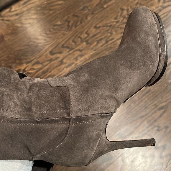 BCBG MAXAZRIA Very Sexy SUEDE LEATHER OTK STILETTO 1” PLATFORM GRAY BOOT - Picture 4 of 16